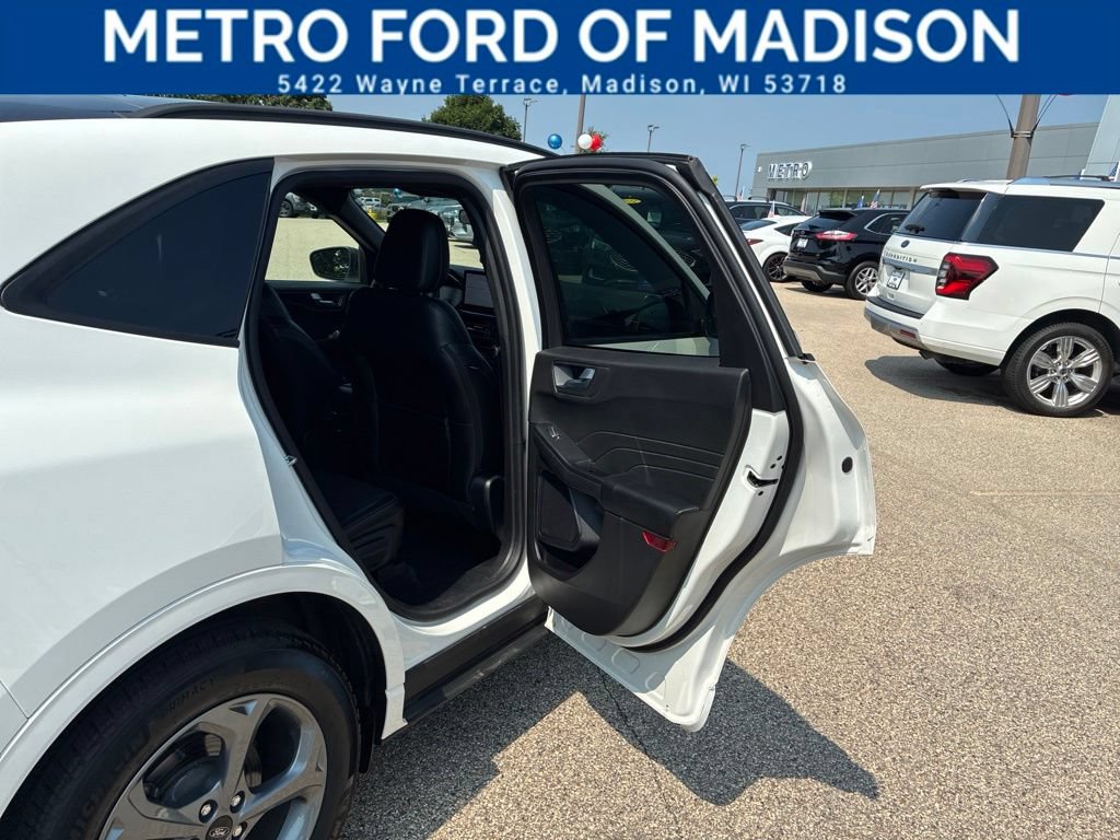 Certified 2024 Ford Escape ST-Line w/ Tech Pack #1 AWD/4WD image 43