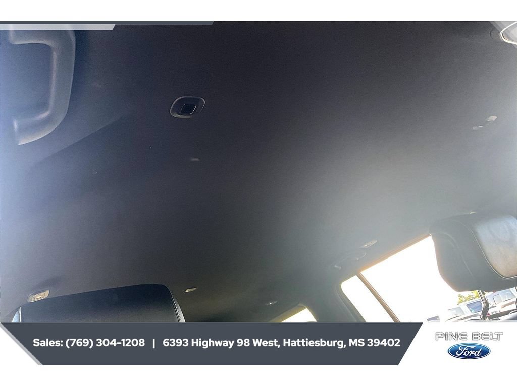 Used 2024 Jeep Wagoneer Series II w/ Flexible Seating Group AWD/4WD image 16