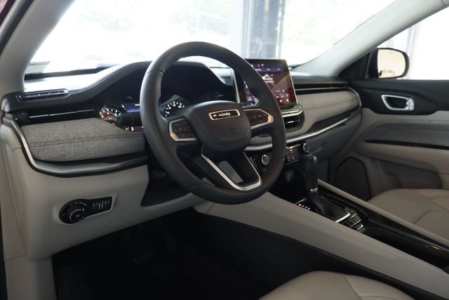 Used 2022 Jeep Compass Latitude FWD image 10