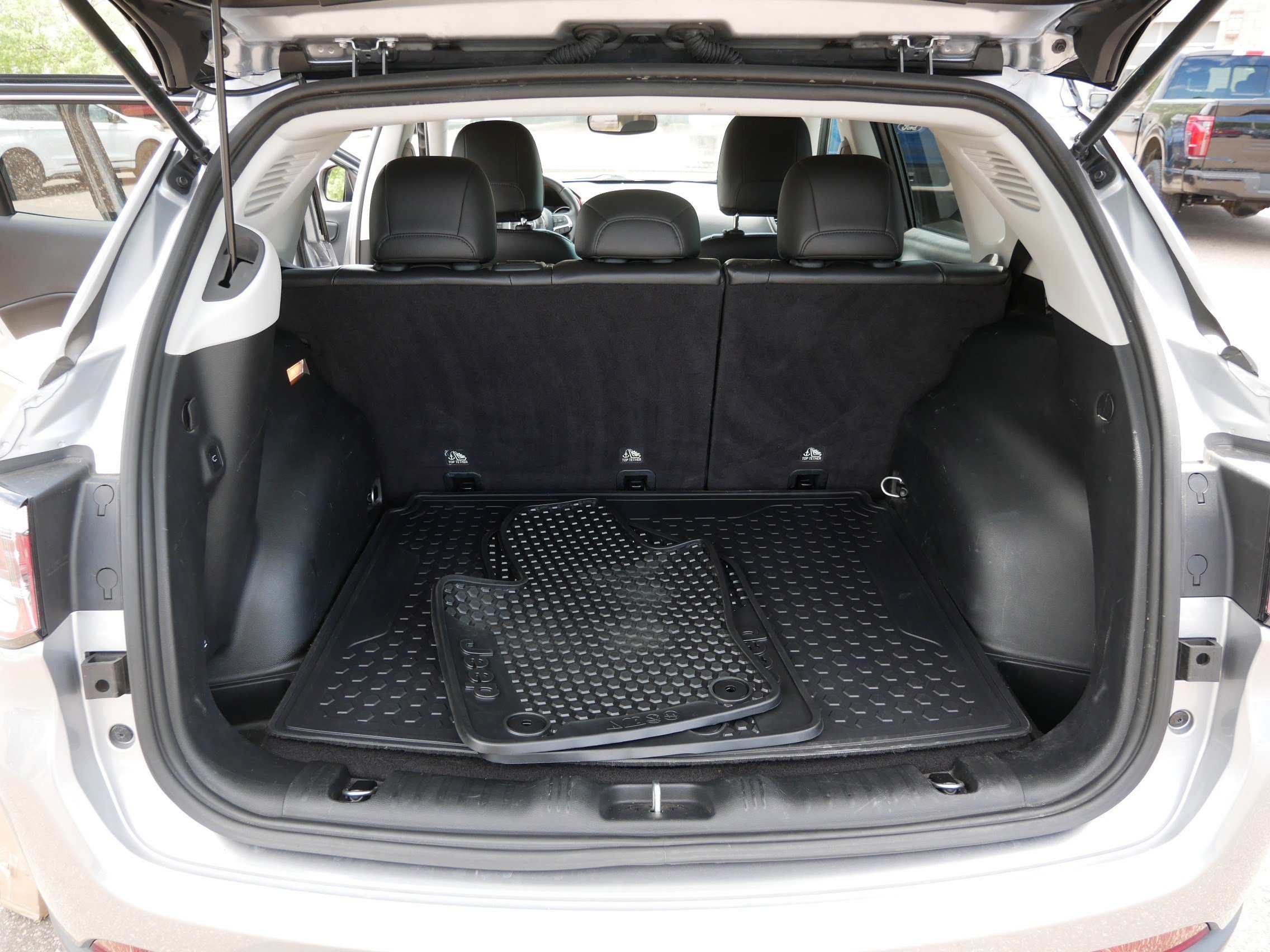 Used 2019 Jeep Compass Trailhawk w/ Safety & Security Group AWD/4WD image 18