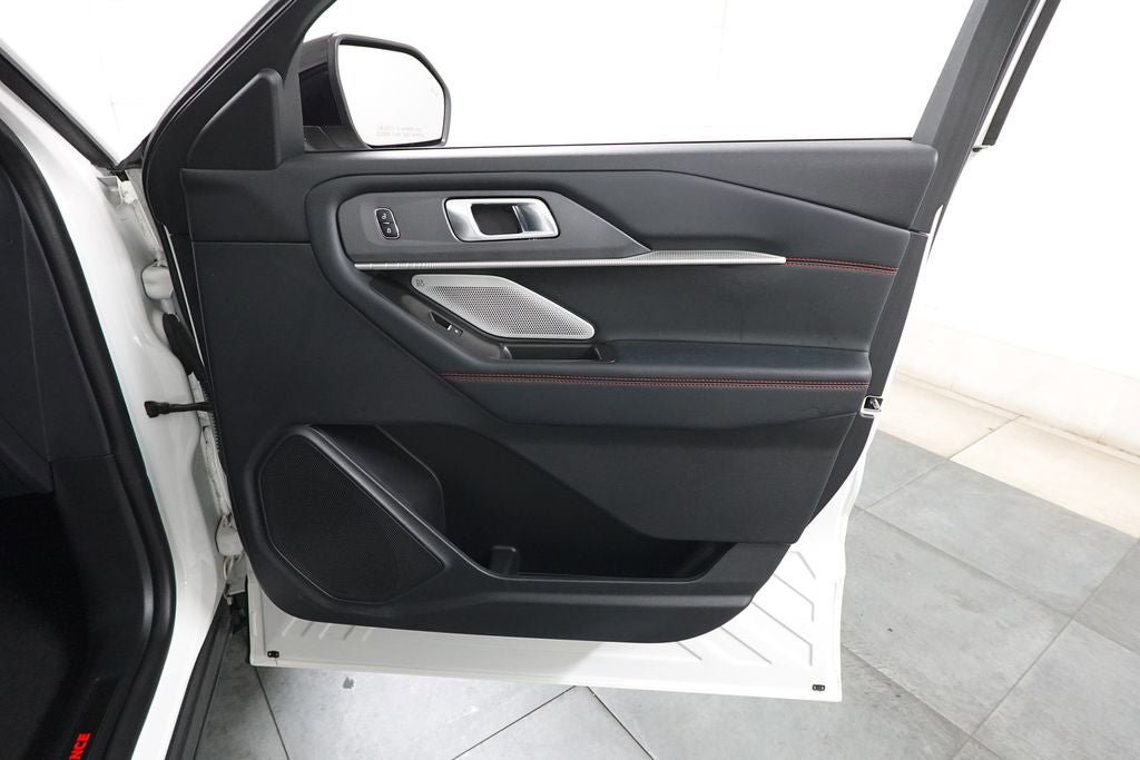 Certified 2025 Ford Explorer ST AWD/4WD image 35
