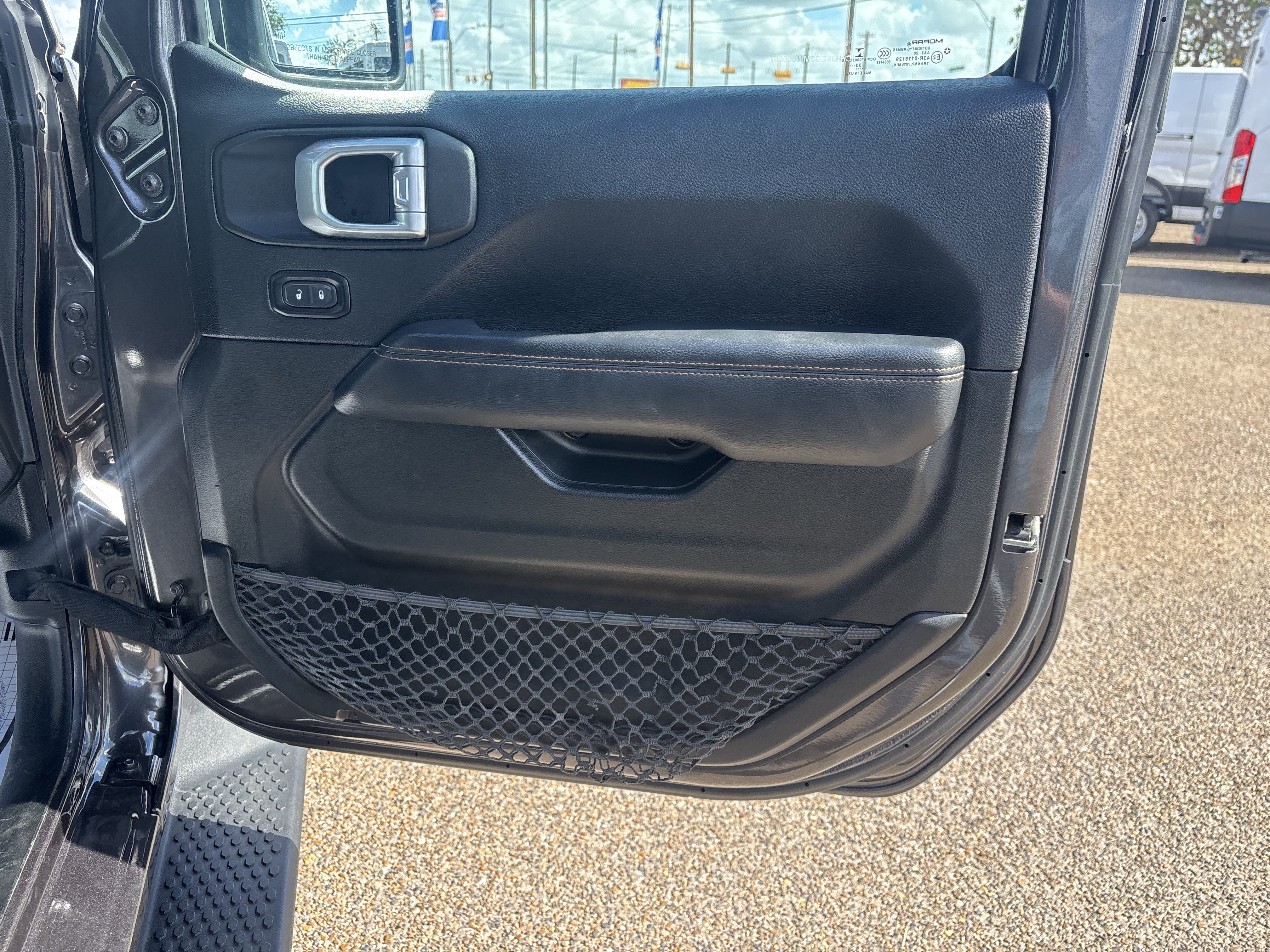 Used 2021 Jeep Wrangler Unlimited Sahara AWD/4WD image 28