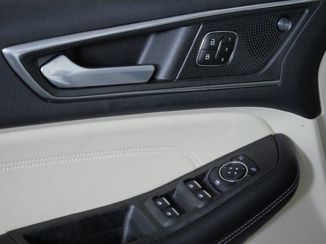 Certified 2023 Ford Edge Titanium AWD/4WD image 18