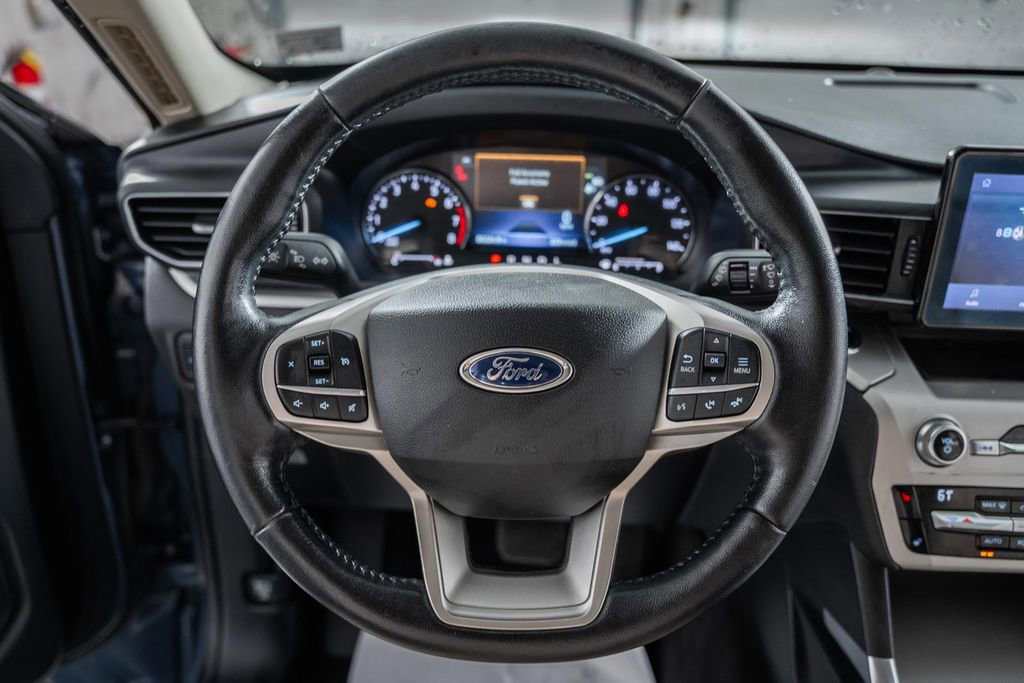 Certified 2021 Ford Explorer XLT w/ Equipment Group 202A image 31