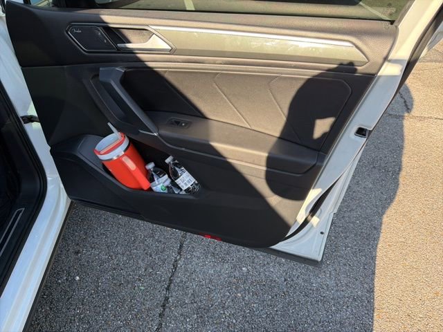 Used 2018 Volkswagen Tiguan SEL Premium image 15