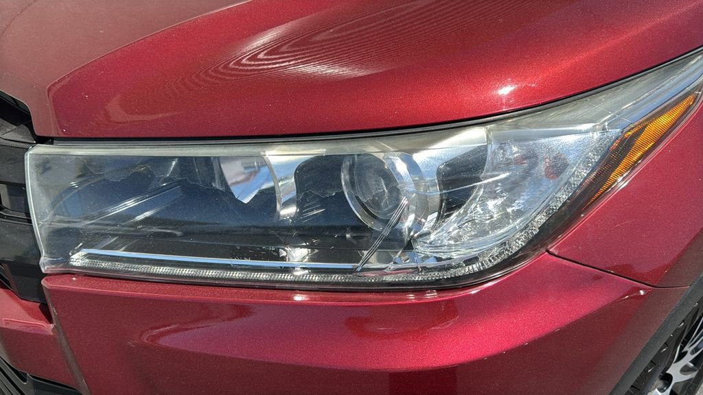 Used 2017 Toyota Highlander SE image 6