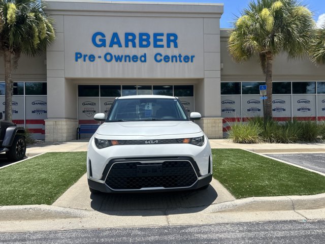Used 2024 Kia Soul LX w/ Option Group 015 FWD image 11