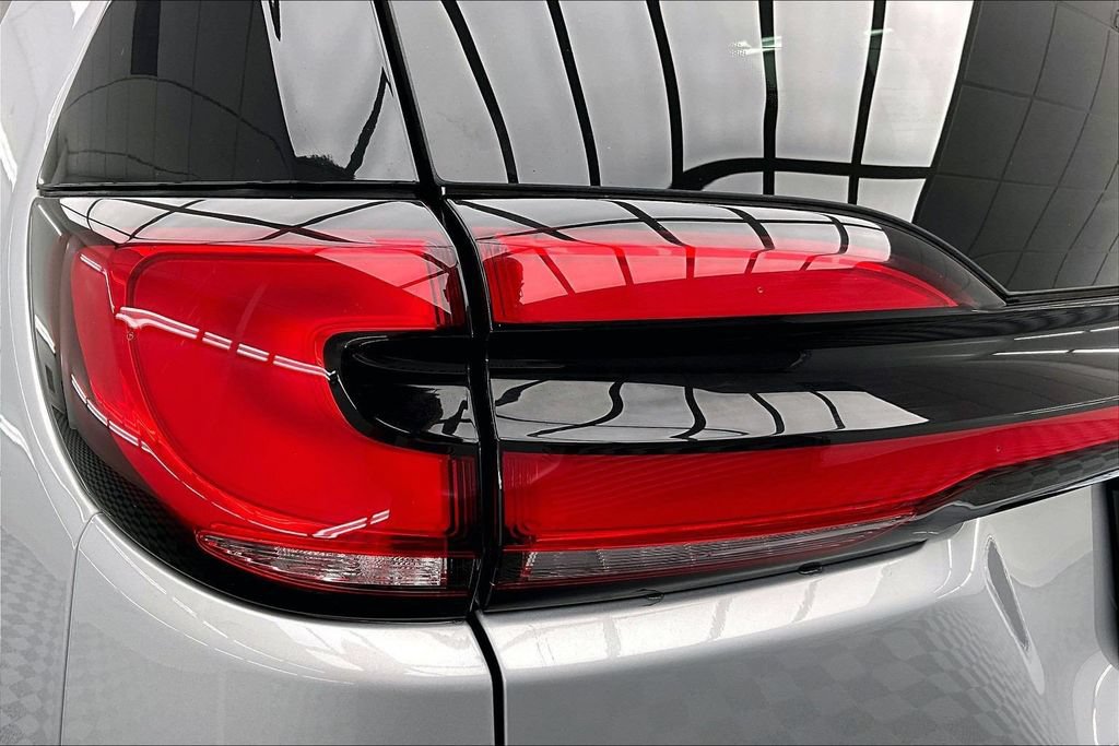 Used 2023 Chrysler Pacifica Touring-L FWD image 31
