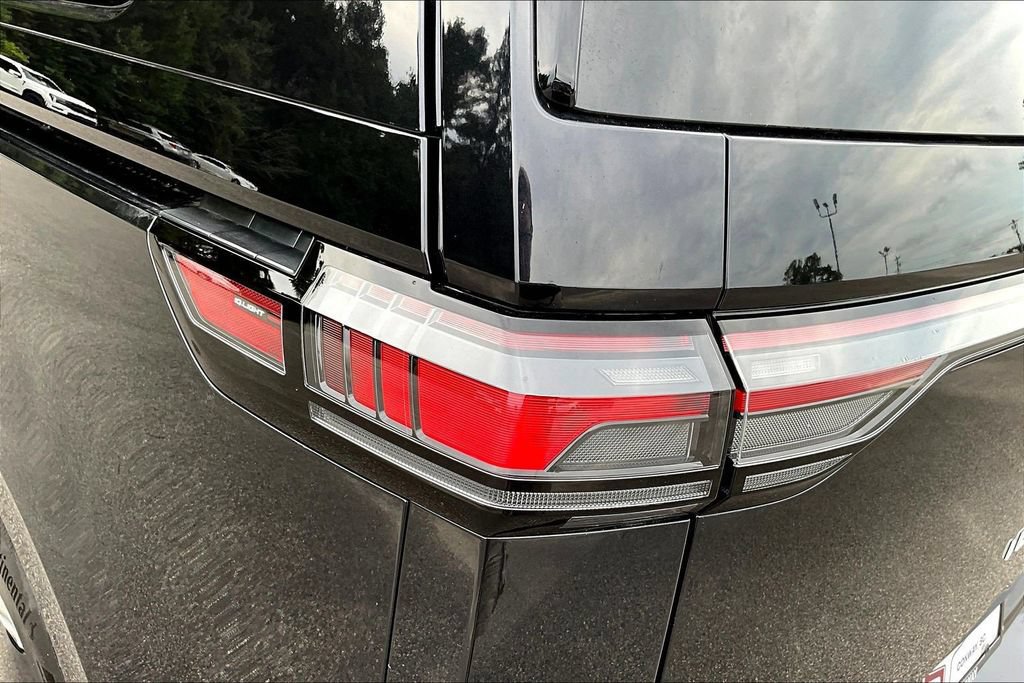 Used 2025 Volkswagen ID. Buzz Pro S RWD image 25