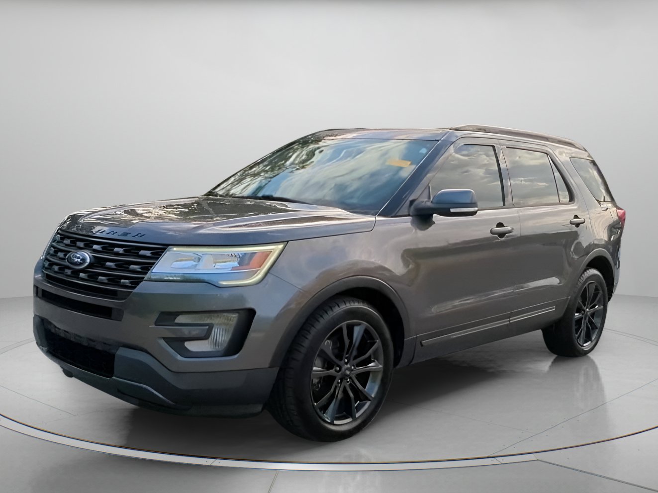 Certified 2017 Ford Explorer XLT w/ Equipment Group 202A FWD image 12