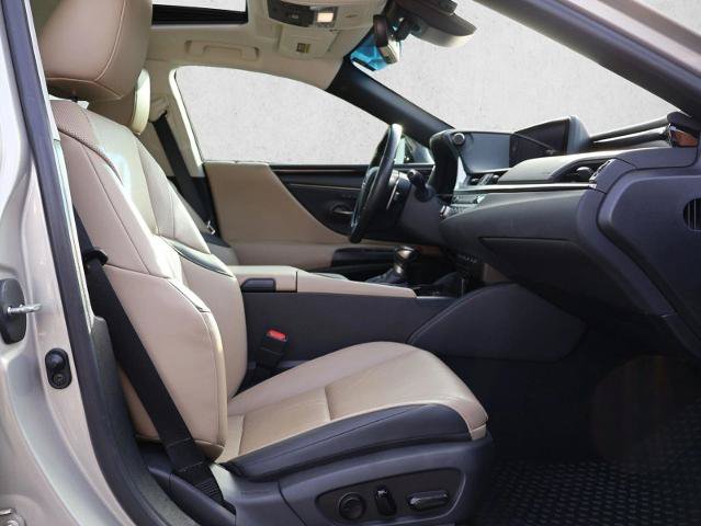 Used 2021 Lexus ES 300h w/ Luxury Package FWD image 27