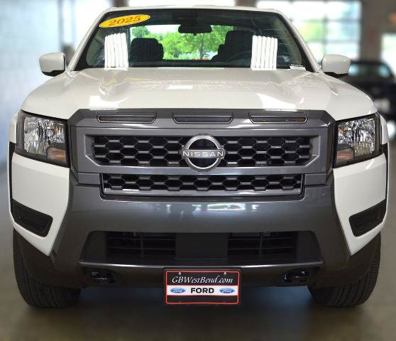 Used 2025 Nissan Frontier SV AWD/4WD image 6