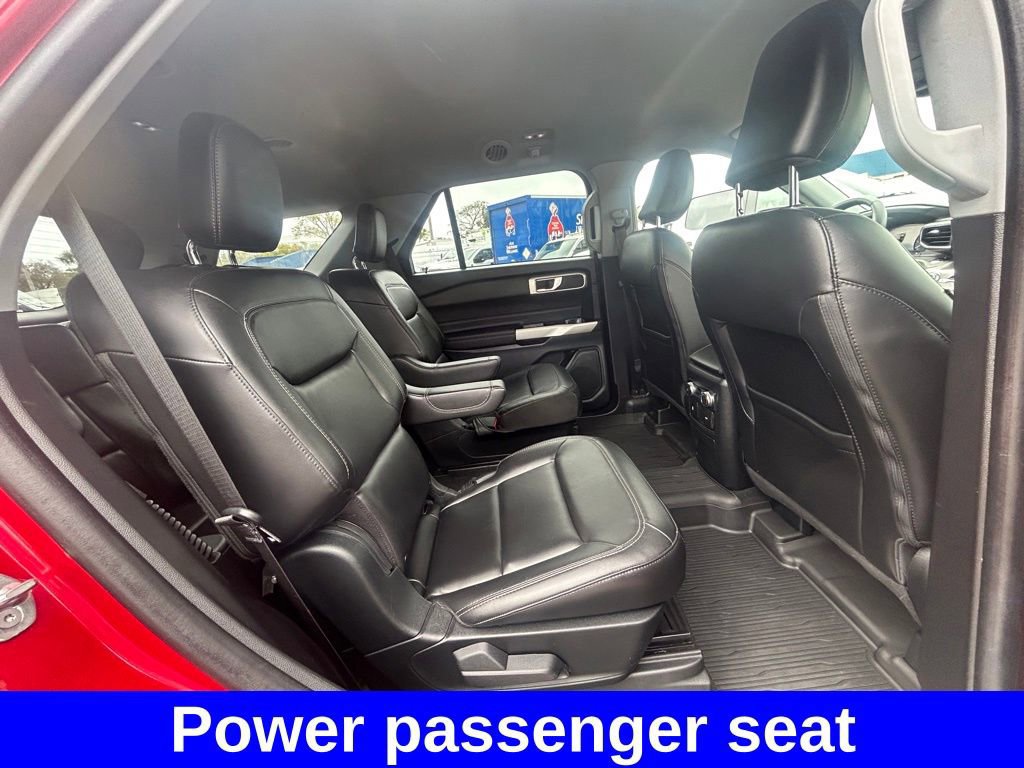 Certified 2022 Ford Explorer XLT w/ Equipment Group 202A image 31