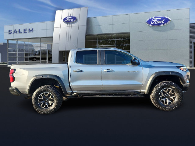 Used 2024 Chevrolet Colorado ZR2 AWD/4WD image 2