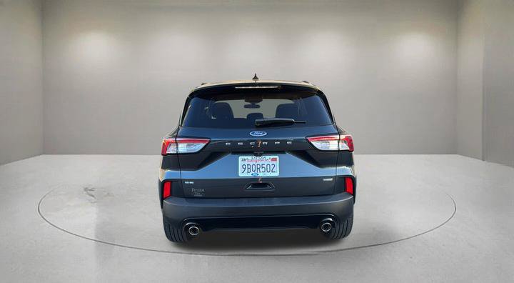 Certified 2022 Ford Escape SE w/ SE Sport Appearance Package FWD image 3