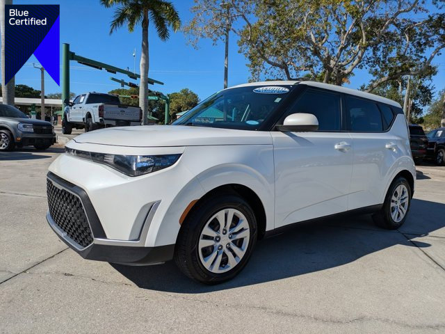 Used 2023 Kia Soul LX image 1