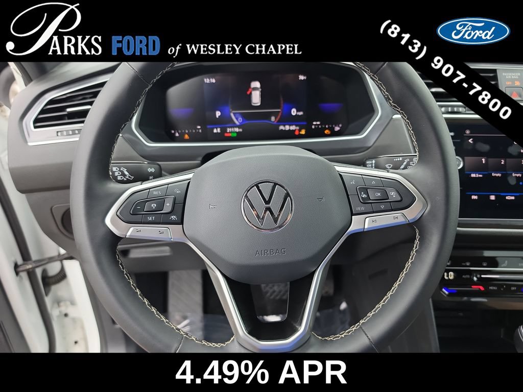 Used 2024 Volkswagen Tiguan SE w/ Panoramic Sunroof Package FWD image 29