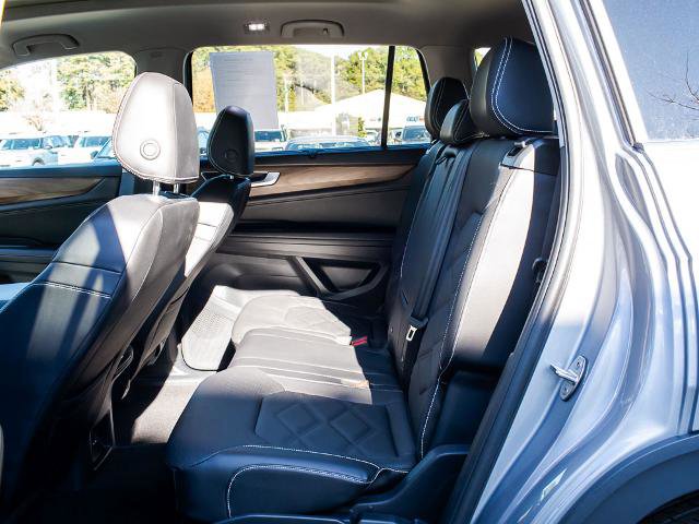 Used 2024 Volkswagen Atlas SE image 17