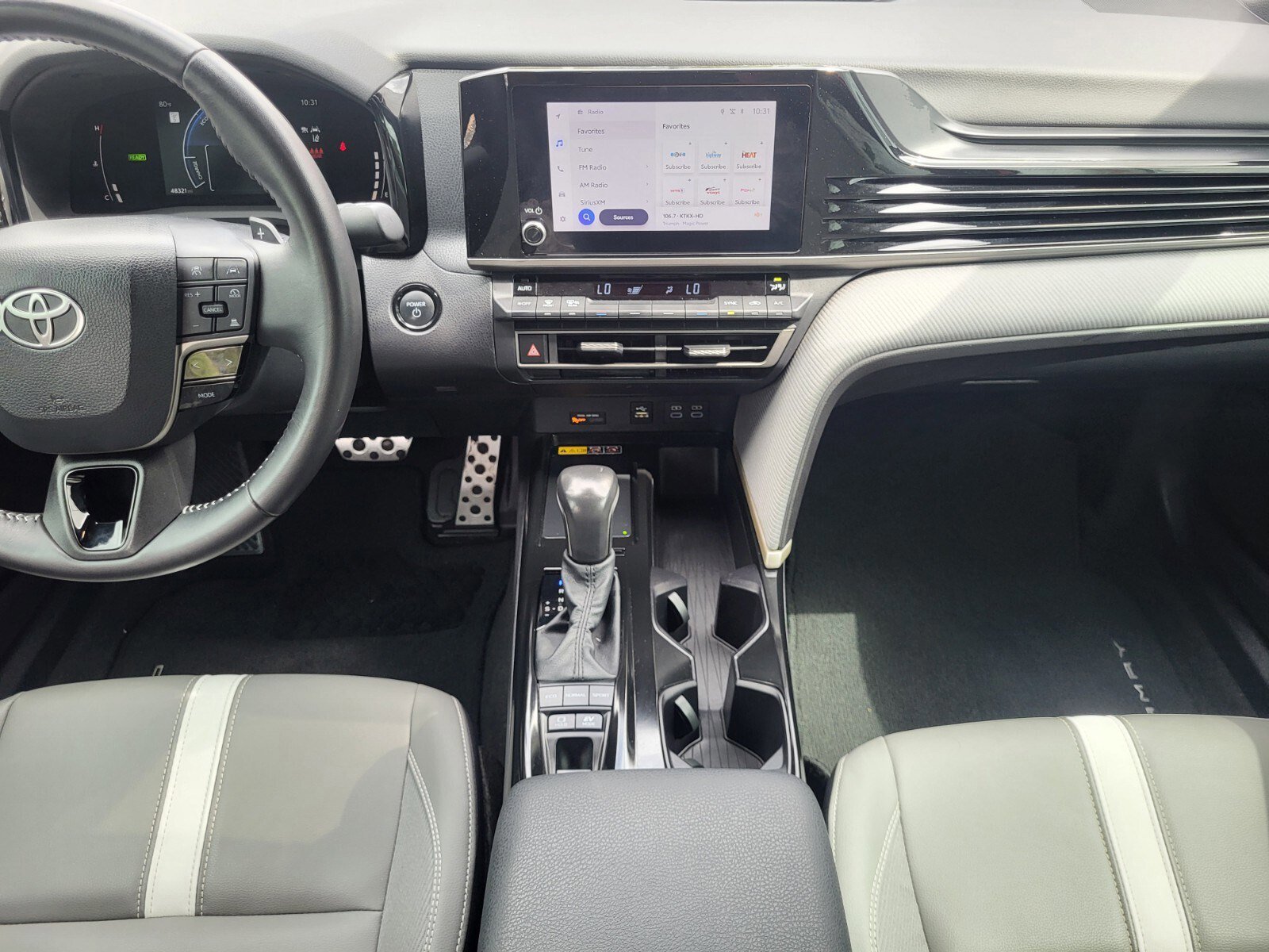 Used 2025 Toyota Camry SE w/ Convenience Package image 15