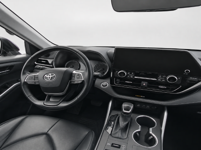 Used 2024 Toyota Highlander XLE AWD/4WD image 25