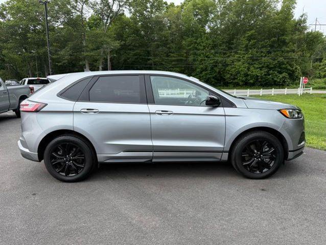 Certified 2024 Ford Edge SE w/ Black Appearance Package image 2