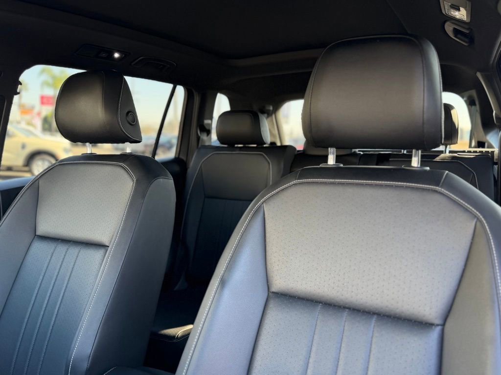 Used 2023 Volkswagen Tiguan SE R-Line image 16