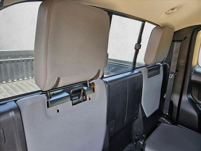 Used 2022 Toyota Tacoma SR5 w/ SR5 Appearance Package (SM) RWD image 18