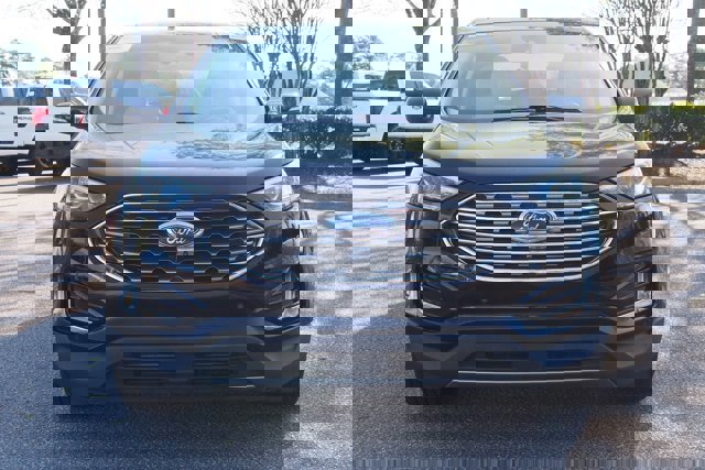 Certified 2019 Ford Edge Titanium w/ Equipment Group 301A image 8