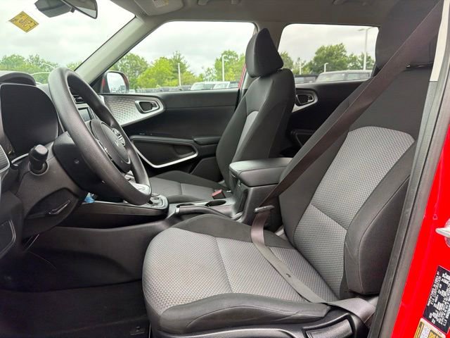 Used 2024 Kia Soul LX w/ Option Group 015 FWD image 14