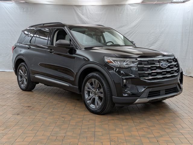 Certified 2025 Ford Explorer Active w/ Active Comfort Package image 7