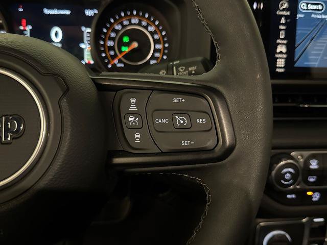 Used 2025 Jeep Wrangler Unlimited Rubicon w/ Safety Group AWD/4WD image 19