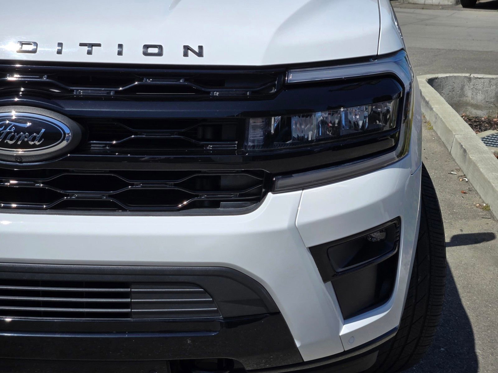 Certified 2023 Ford Expedition Limited AWD/4WD image 11