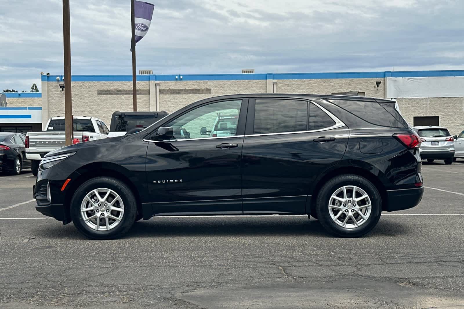 Used 2022 Chevrolet Equinox LT w/ LPO, Floor Liner Package AWD/4WD image 5