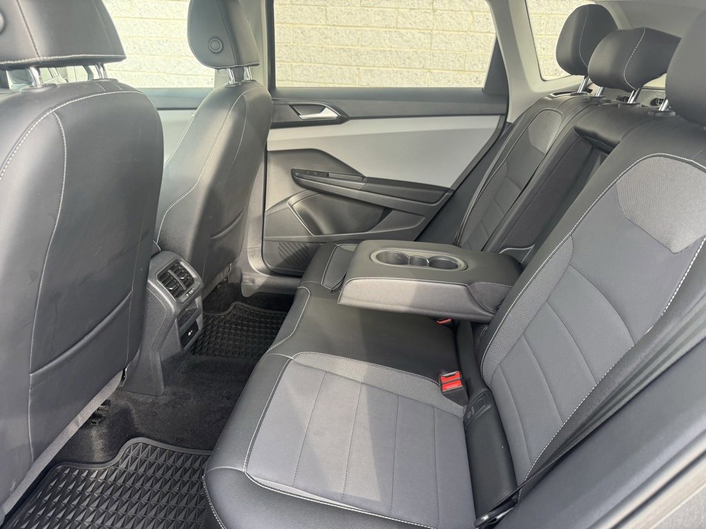 Used 2023 Volkswagen Taos SE w/ Panoramic Sunroof Package image 23