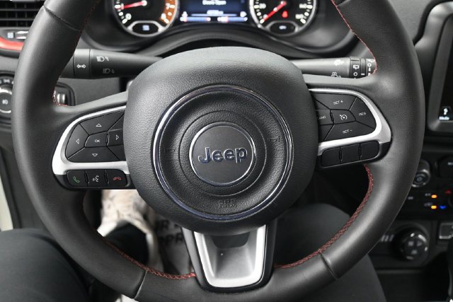 Used 2023 Jeep Renegade Trailhawk AWD/4WD image 12