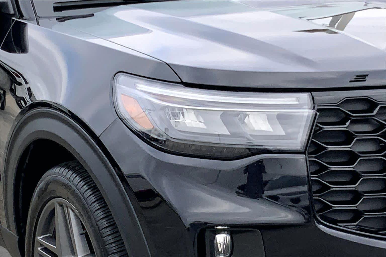 Certified 2026 Ford Explorer ST w/ Sun And Sound Package AWD/4WD image 25