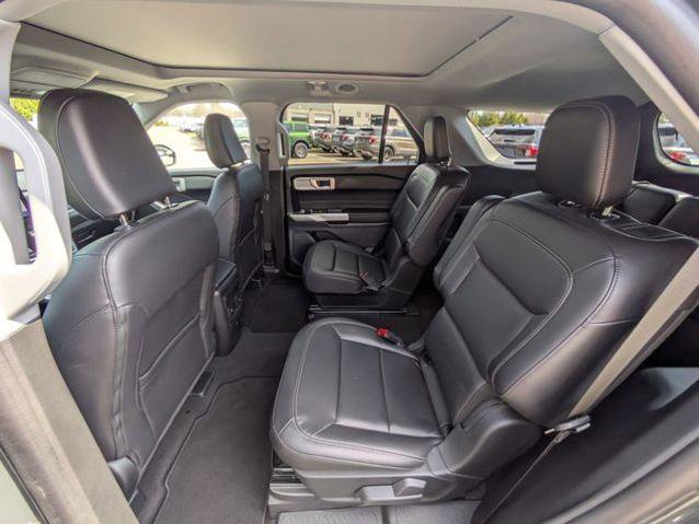 Certified 2023 Ford Explorer XLT w/ Equipment Group 202A image 31