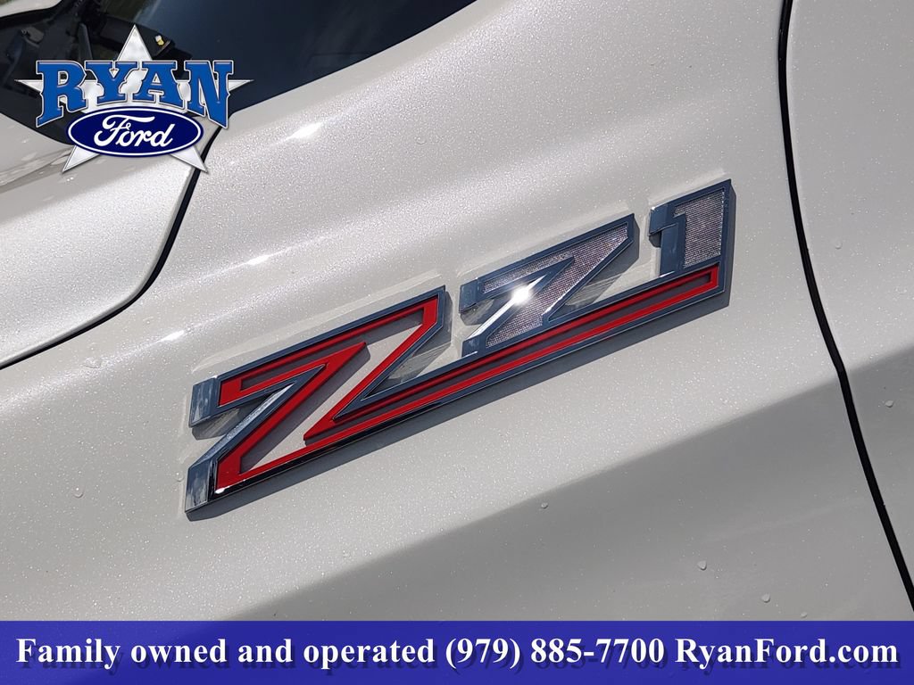 Used 2025 Chevrolet Suburban Z71 w/ Comfort Package AWD/4WD image 8