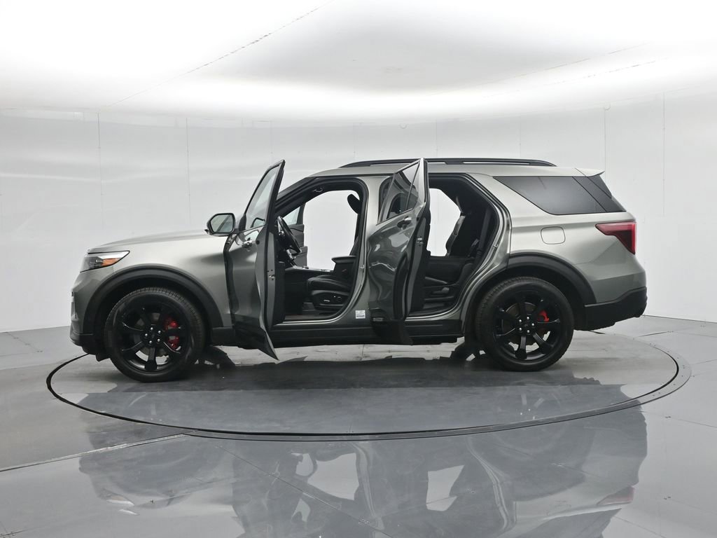 Certified 2020 Ford Explorer ST w/ ST Street Pack image 37