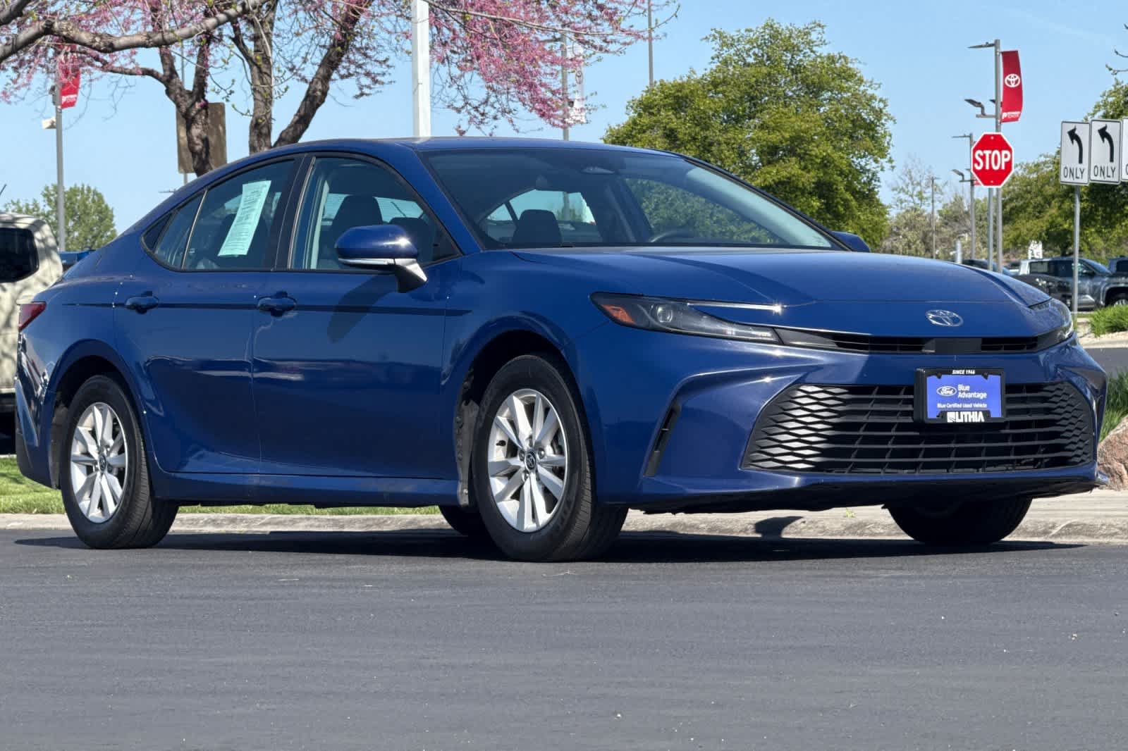 Used 2025 Toyota Camry LE AWD/4WD image 9