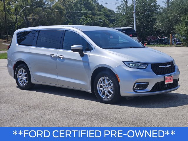 Used 2023 Chrysler Pacifica Touring