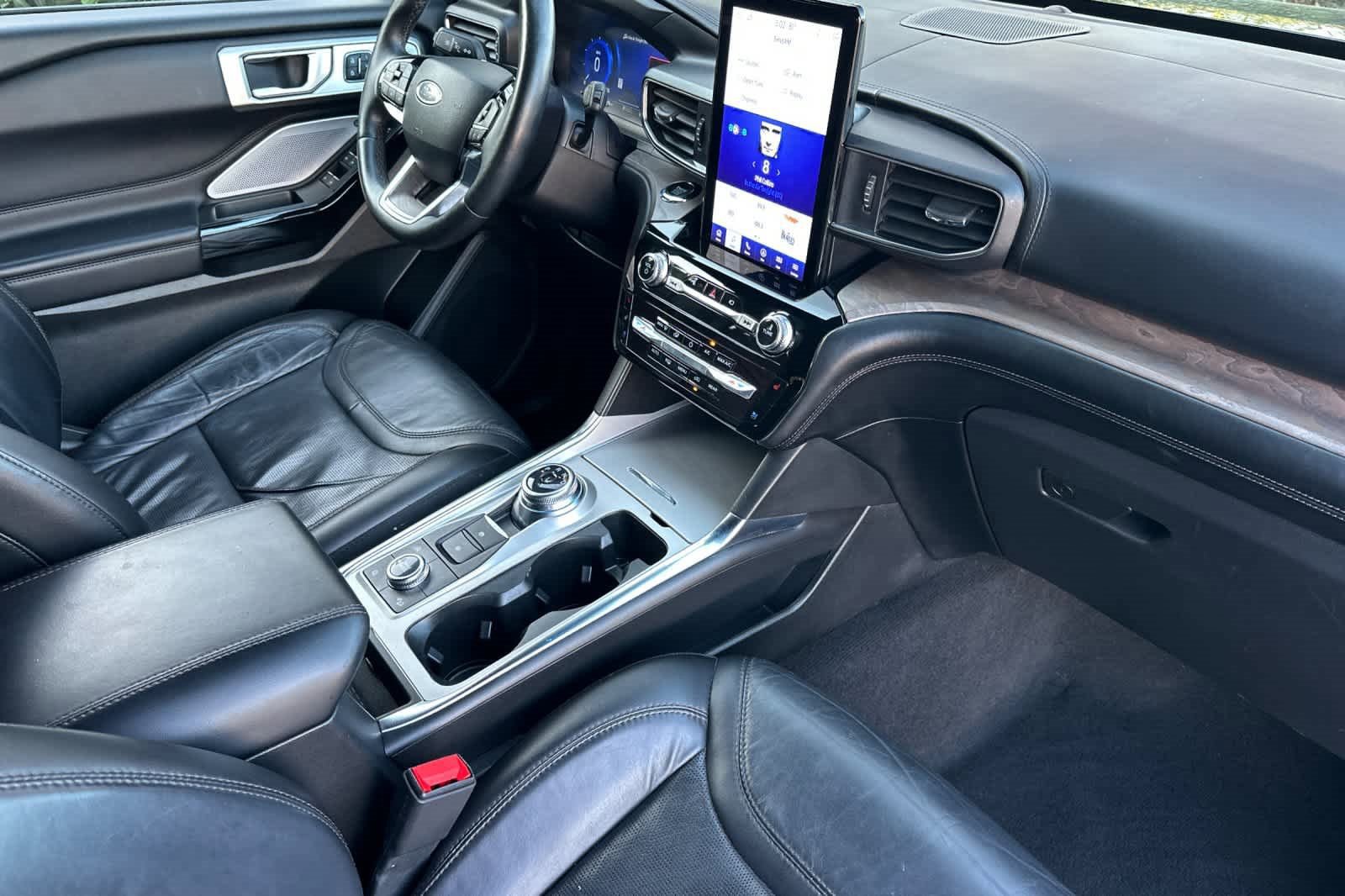 Certified 2023 Ford Explorer Platinum w/ Technology Package image 18