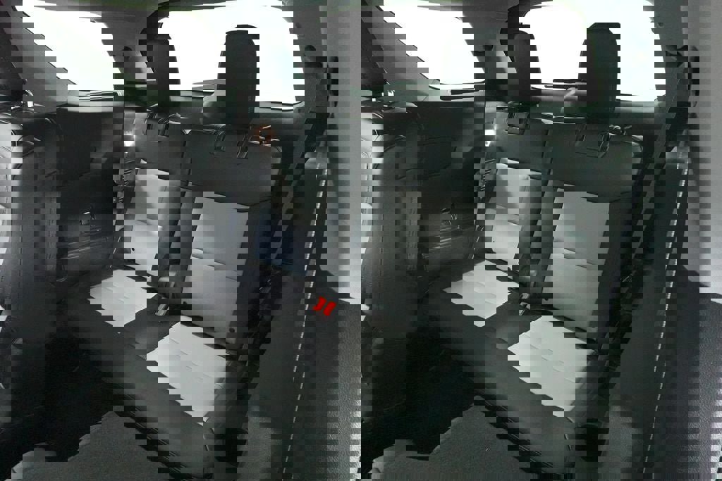 Certified 2024 Ford Explorer XLT w/ Equipment Group 202A AWD/4WD image 27