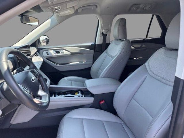 Certified 2025 Ford Explorer Active AWD/4WD image 11