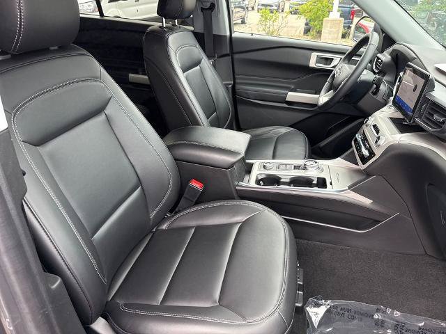 Certified 2024 Ford Explorer XLT w/ Equipment Group 202A AWD/4WD image 9