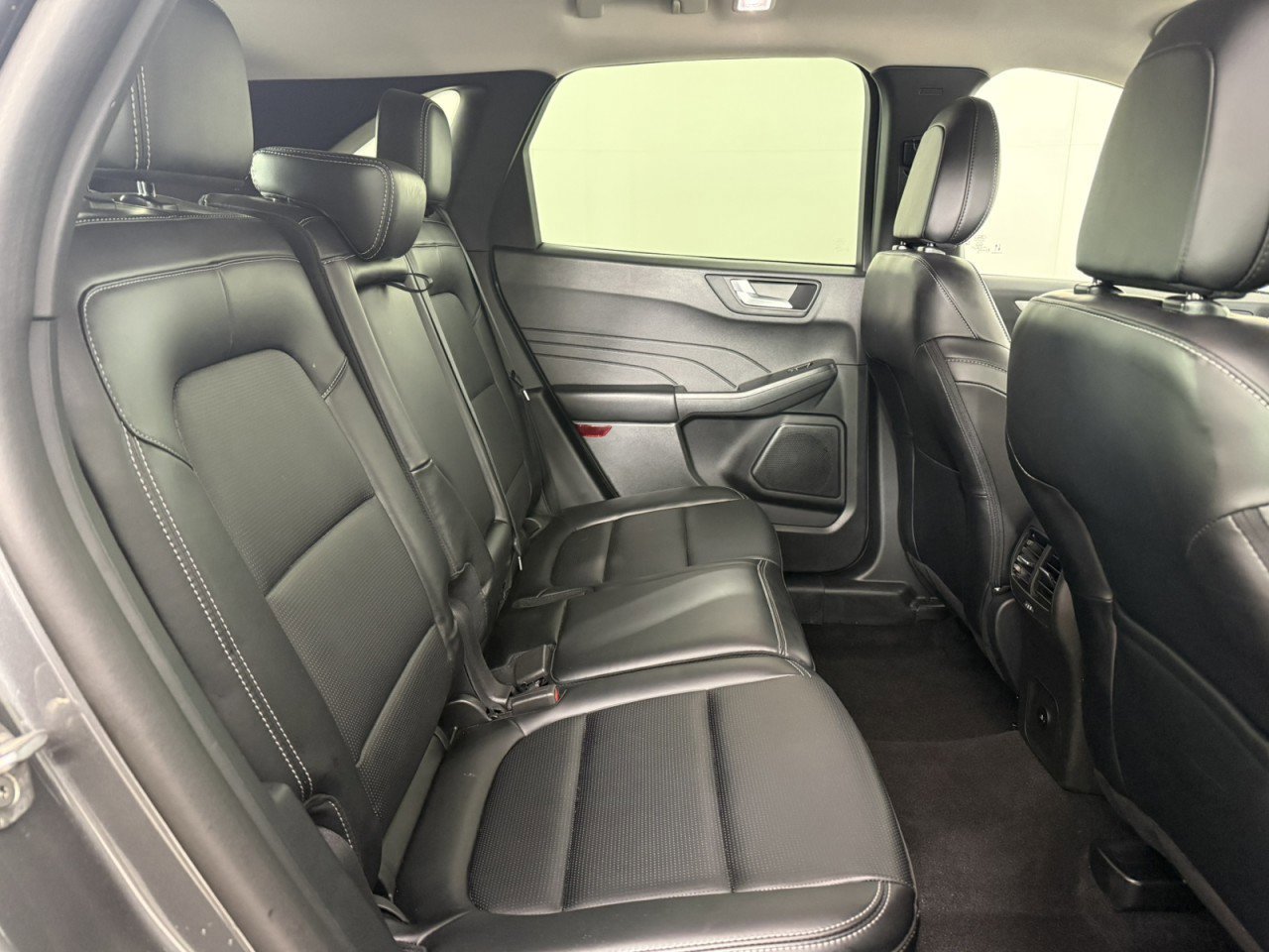 Certified 2025 Ford Escape Platinum AWD/4WD image 13