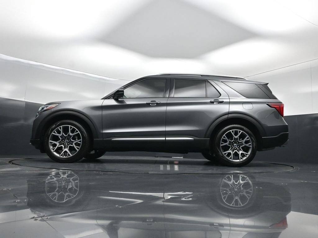 Certified 2025 Ford Explorer Platinum w/ Ultimate Package AWD/4WD image 51
