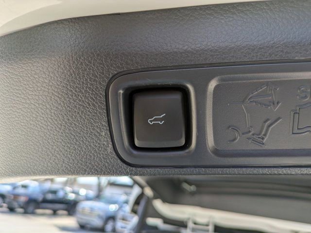 Certified 2023 Ford Expedition Limited image 15