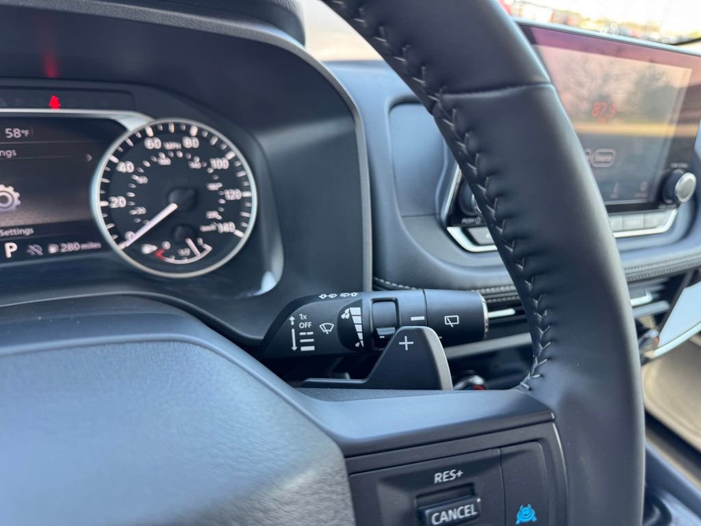 Used 2025 Nissan Rogue SV AWD/4WD image 19