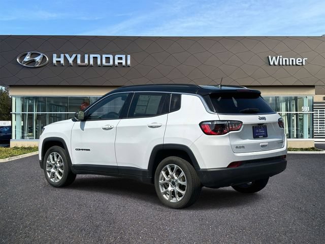 Used 2025 Jeep Compass Limited AWD/4WD image 2